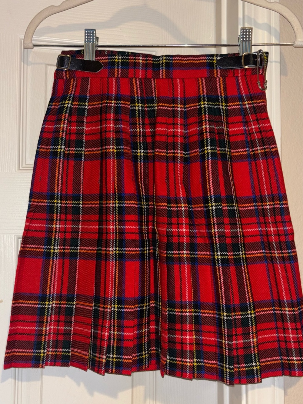 Girls kilt skirt, Scotland 8